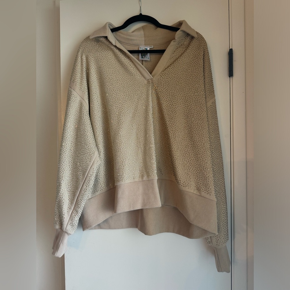 QUEEN OF SPARKLES beige/tan athletic pullover size XL